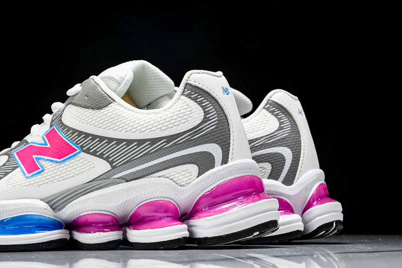 Tênis New Balance 2000