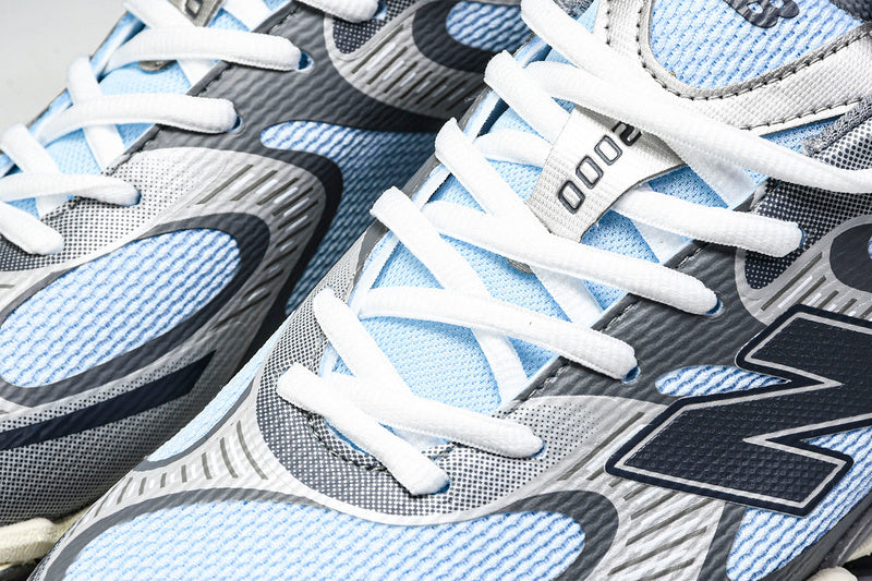 Tênis New Balance 2000