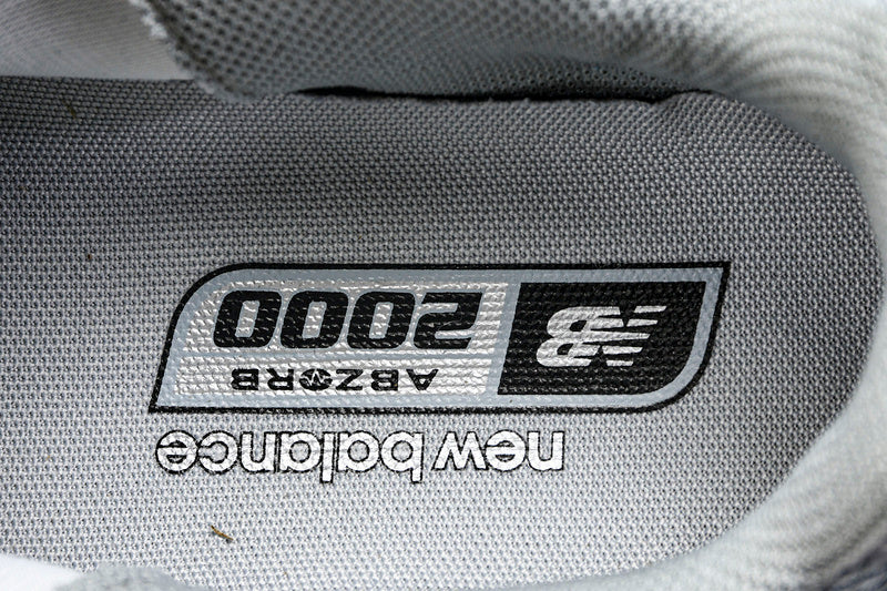 Tênis New Balance 2000