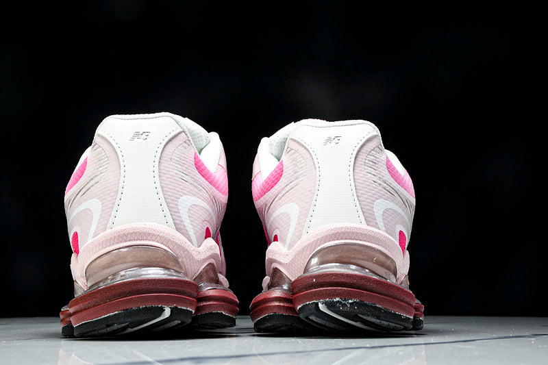 New Balance 2000 Sneakers