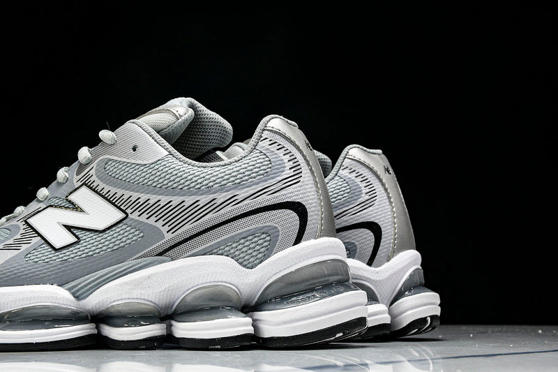 Tênis New Balance 2000