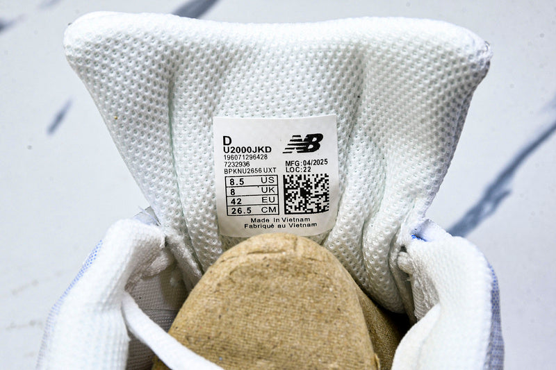 Tênis New Balance 2000