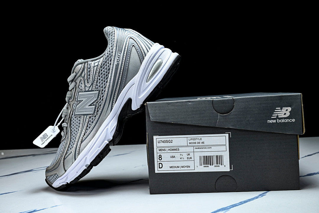 New Balance 740