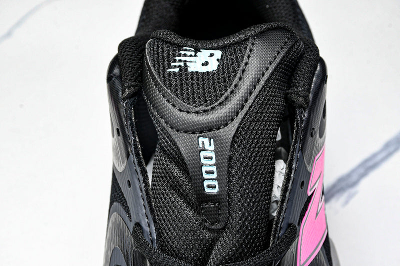 Tênis New Balance 2000