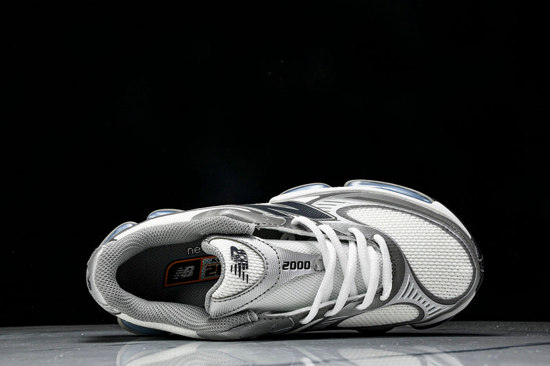 Tênis New Balance 2000