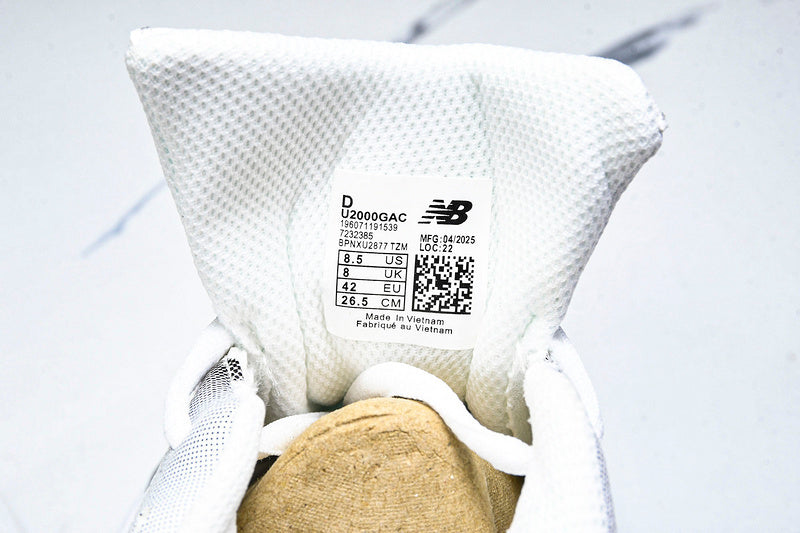 Tênis New Balance 2000