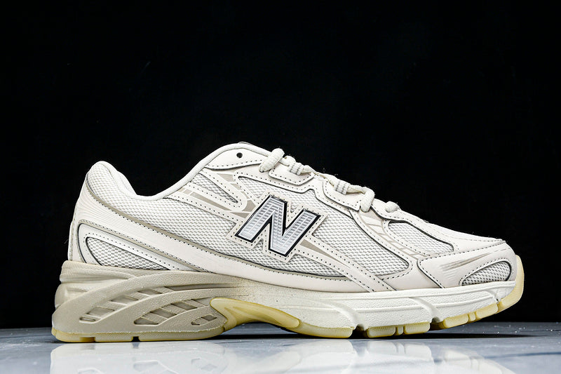 New Balance 740