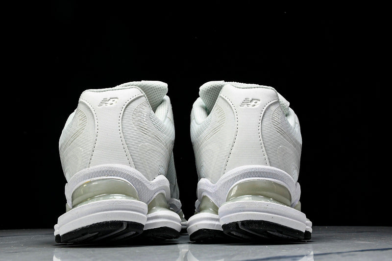 Tênis New Balance 2000