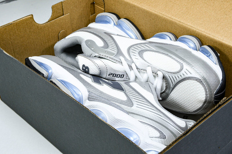 Tênis New Balance 2000