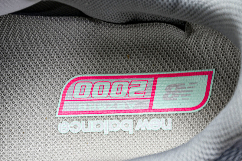 Tênis New Balance 2000