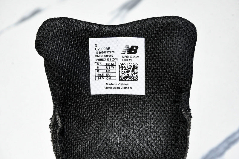 Tênis New Balance 2000