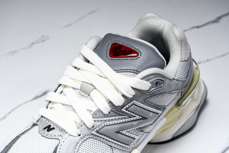 New Balance 9060 OLIVINA