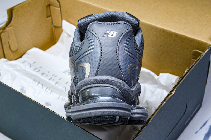 Tênis New Balance 2000