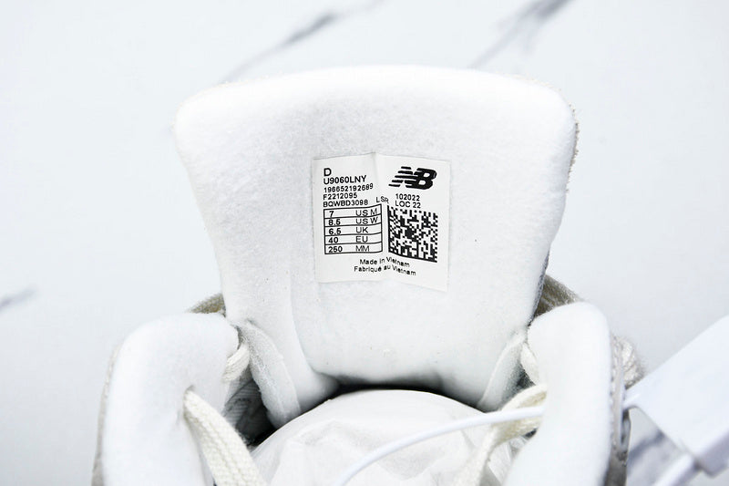 New Balance 9060 OLIVINA