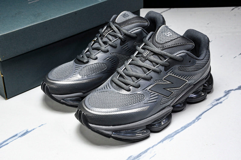 Tênis New Balance 2000