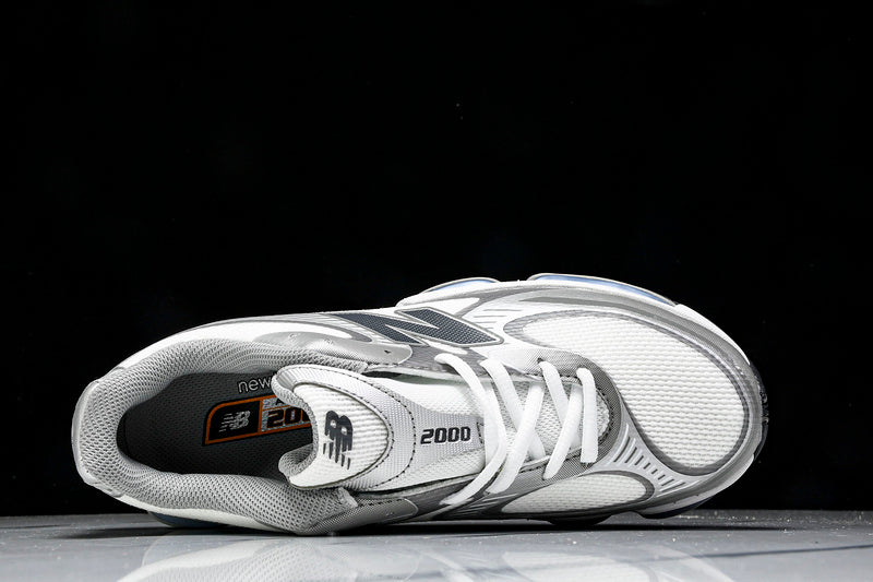 Tênis New Balance 2000