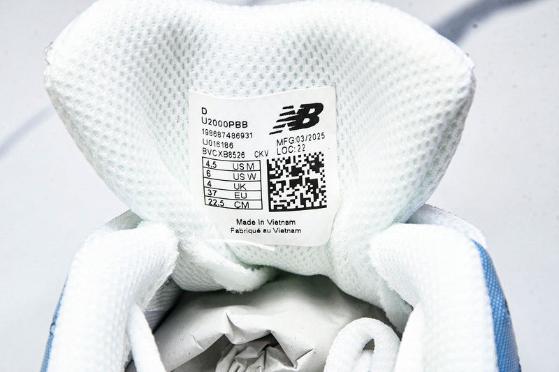 Tênis New Balance 2000