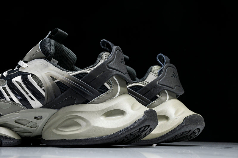 Tênis Adidas XLG