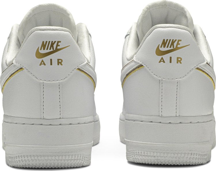 Nike Air Force 1 07 ESS 'Ouro Metálico'