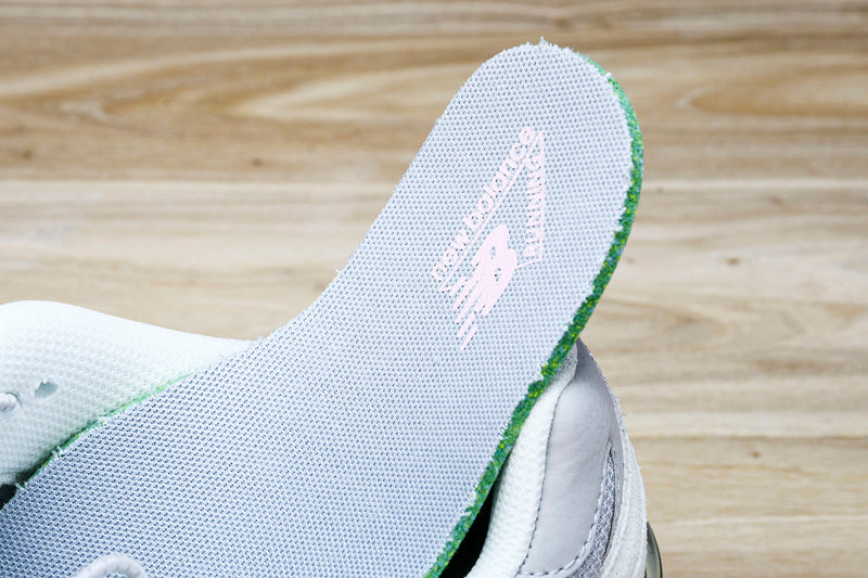 New Balance 9060 OLIVINE