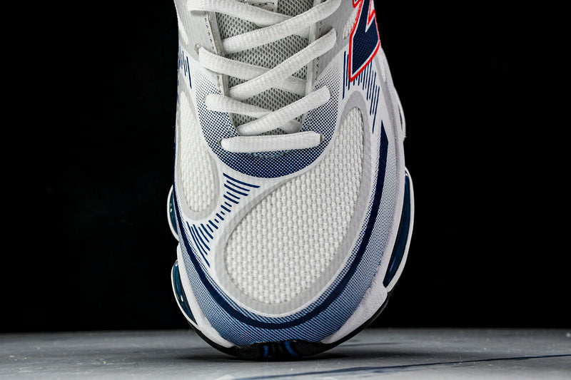 Tênis New Balance 2000