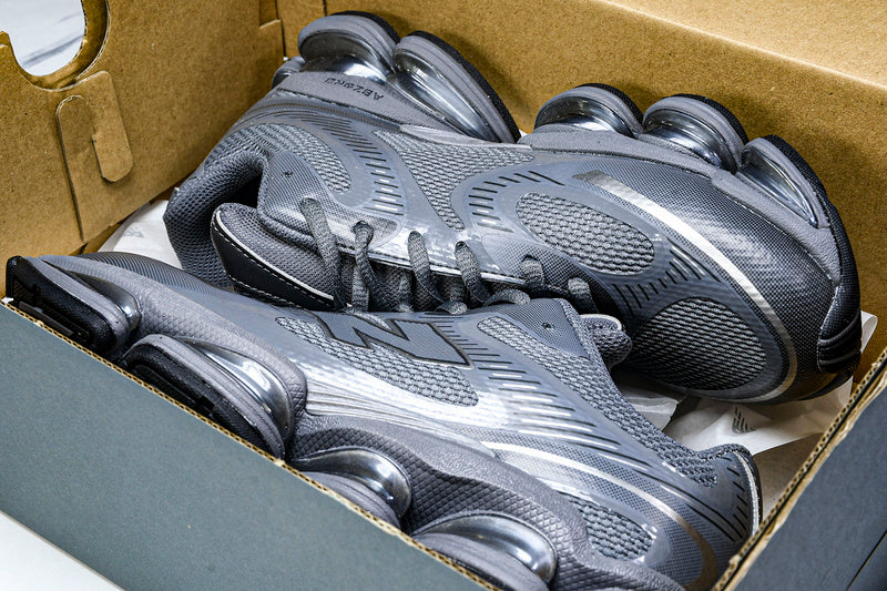 Tênis New Balance 2000