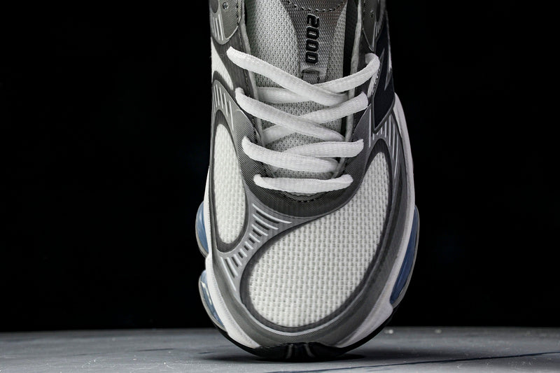 Tênis New Balance 2000