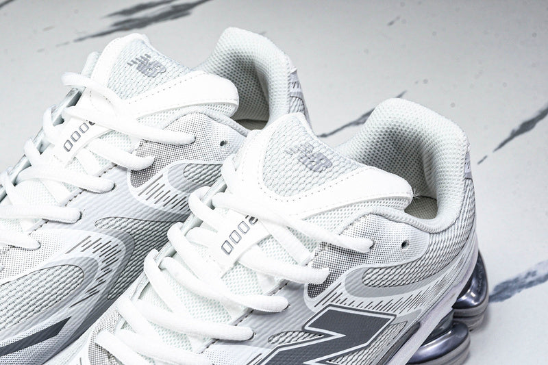 Tênis New Balance 2000