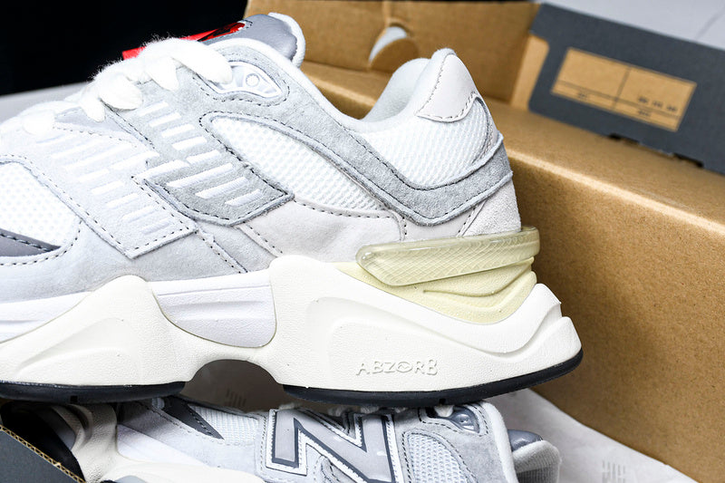 New Balance 9060 OLIVINA