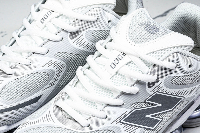 Tênis New Balance 2000