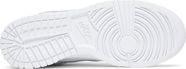 Nike Dunk Low "Triple Branco"