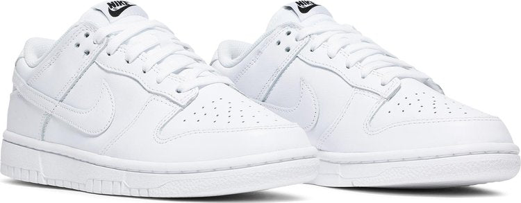 Nike Dunk Low "Triple Branco"