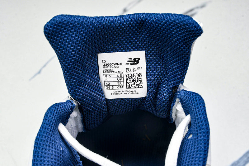 Tênis New Balance 2000