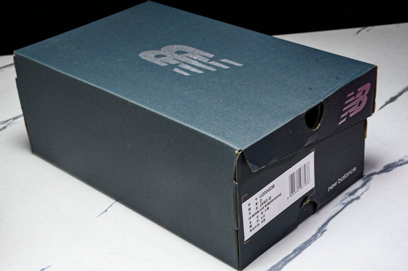 Tênis New Balance 2000