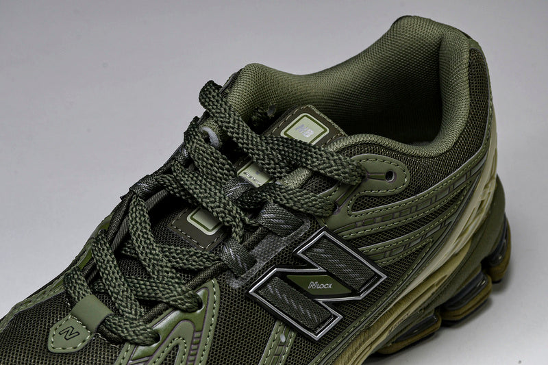 New Balance 1906