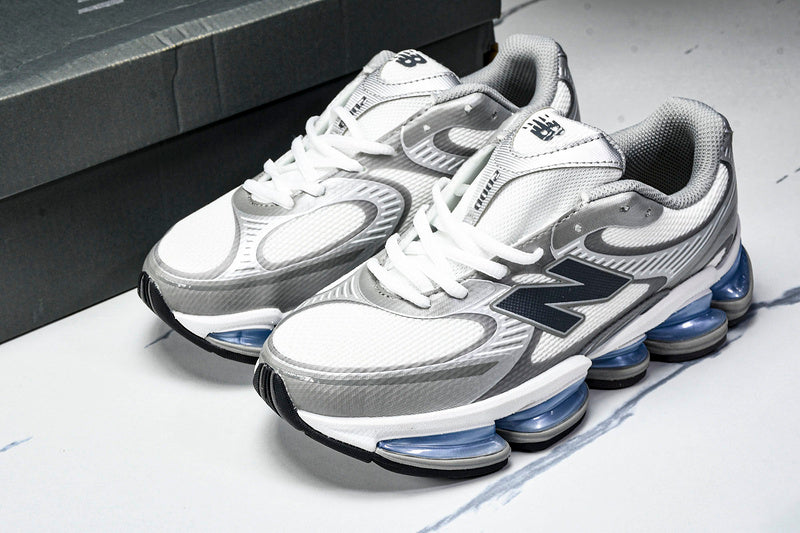Tênis New Balance 2000