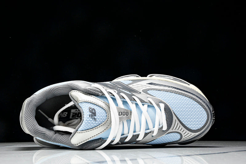 Tênis New Balance 2000