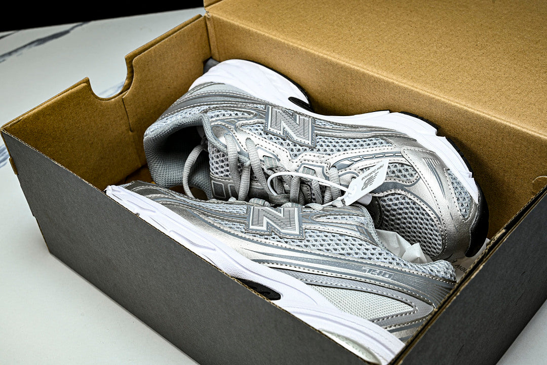 New Balance 740