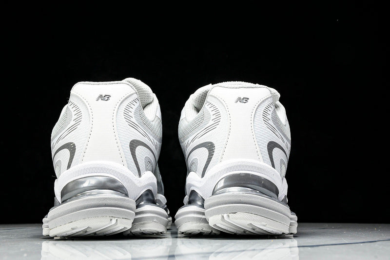Tênis New Balance 2000