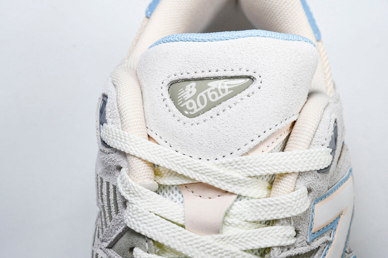 New Balance 9060 OLIVINA