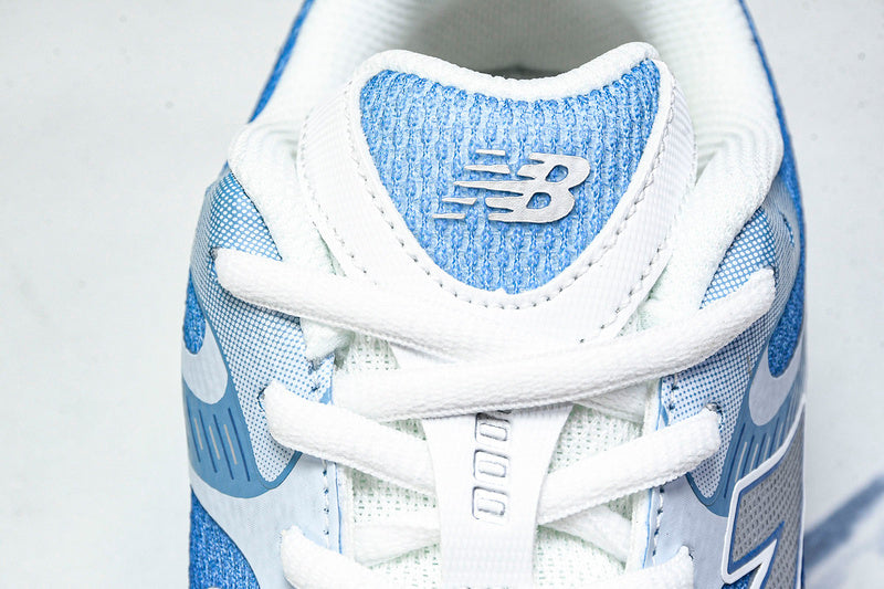 Tênis New Balance 2000