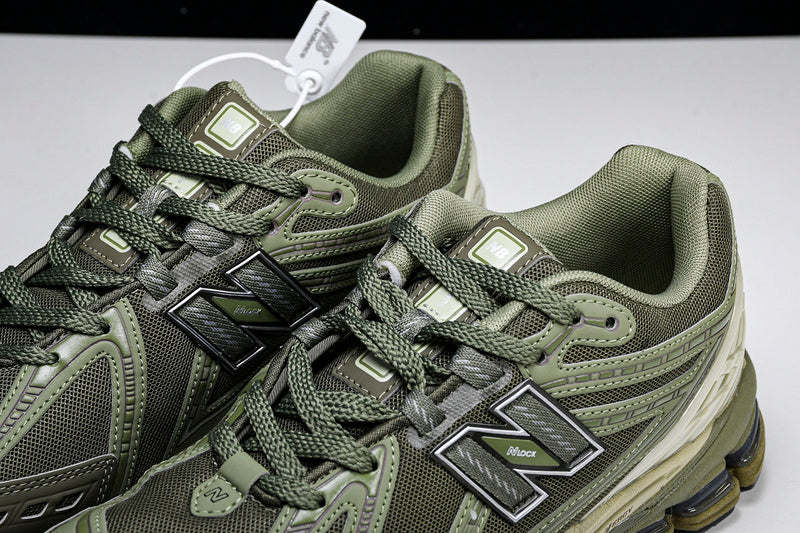 New Balance 1906