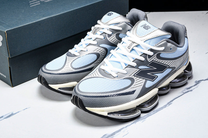 Tênis New Balance 2000