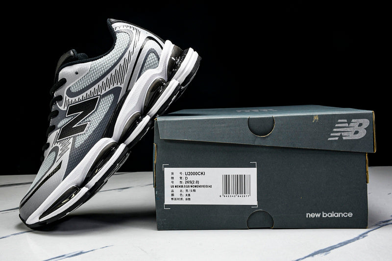 Tênis New Balance 2000