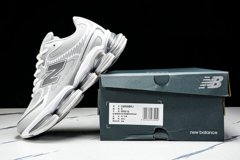 Tênis New Balance 2000