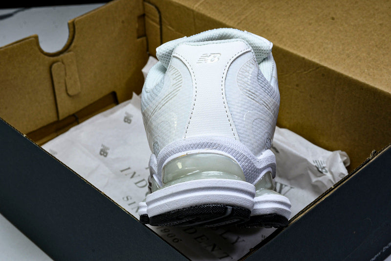 Tênis New Balance 2000