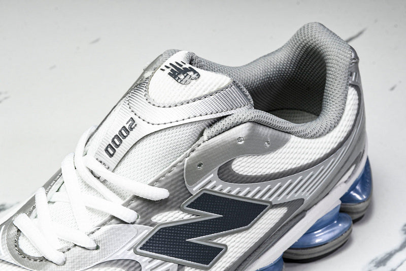 Tênis New Balance 2000