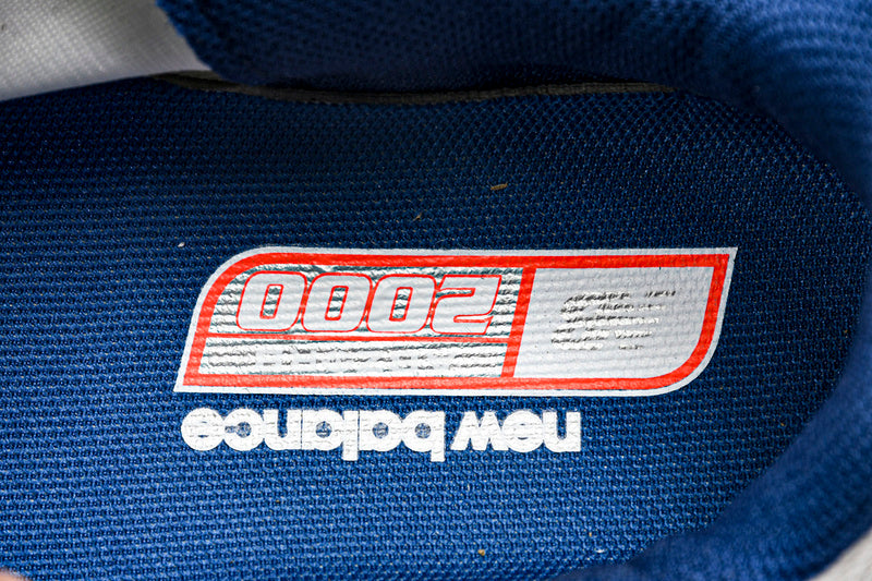 Tênis New Balance 2000