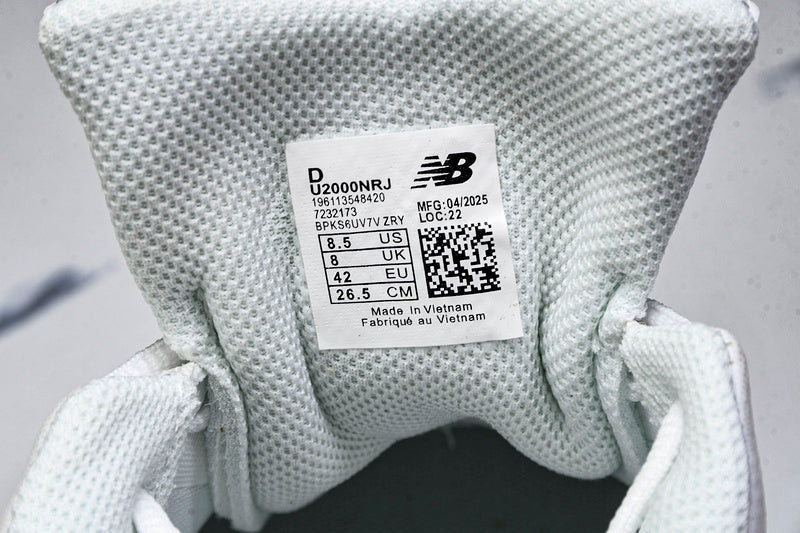 Tênis New Balance 2000