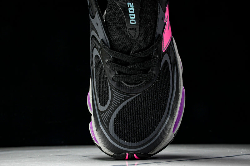 Tênis New Balance 2000